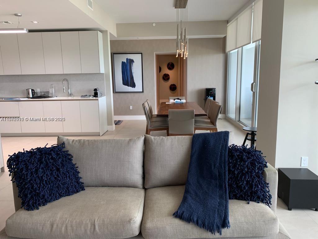 JADE SIGNATURE CONDO - Residential Lease