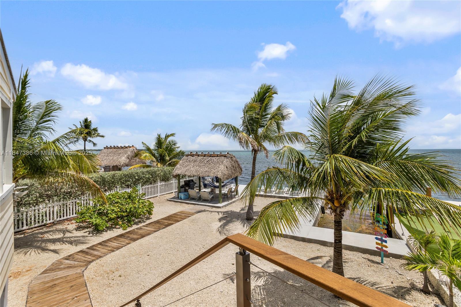 LARGO BEACH - Residential Lease