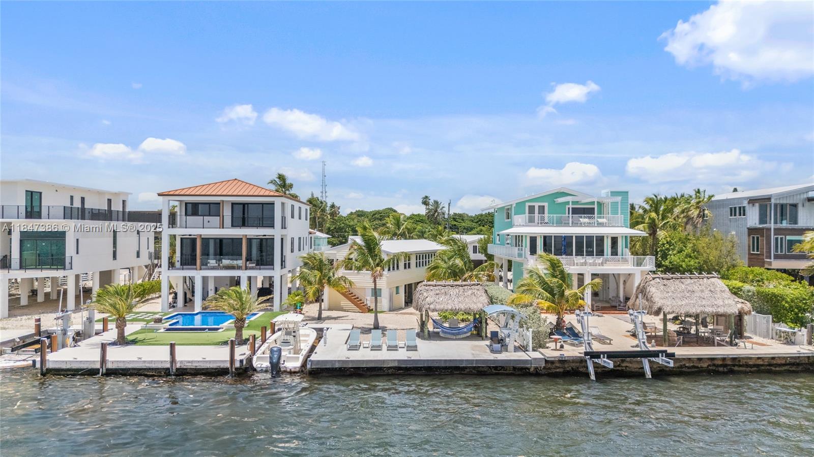 LARGO BEACH - Residential Lease