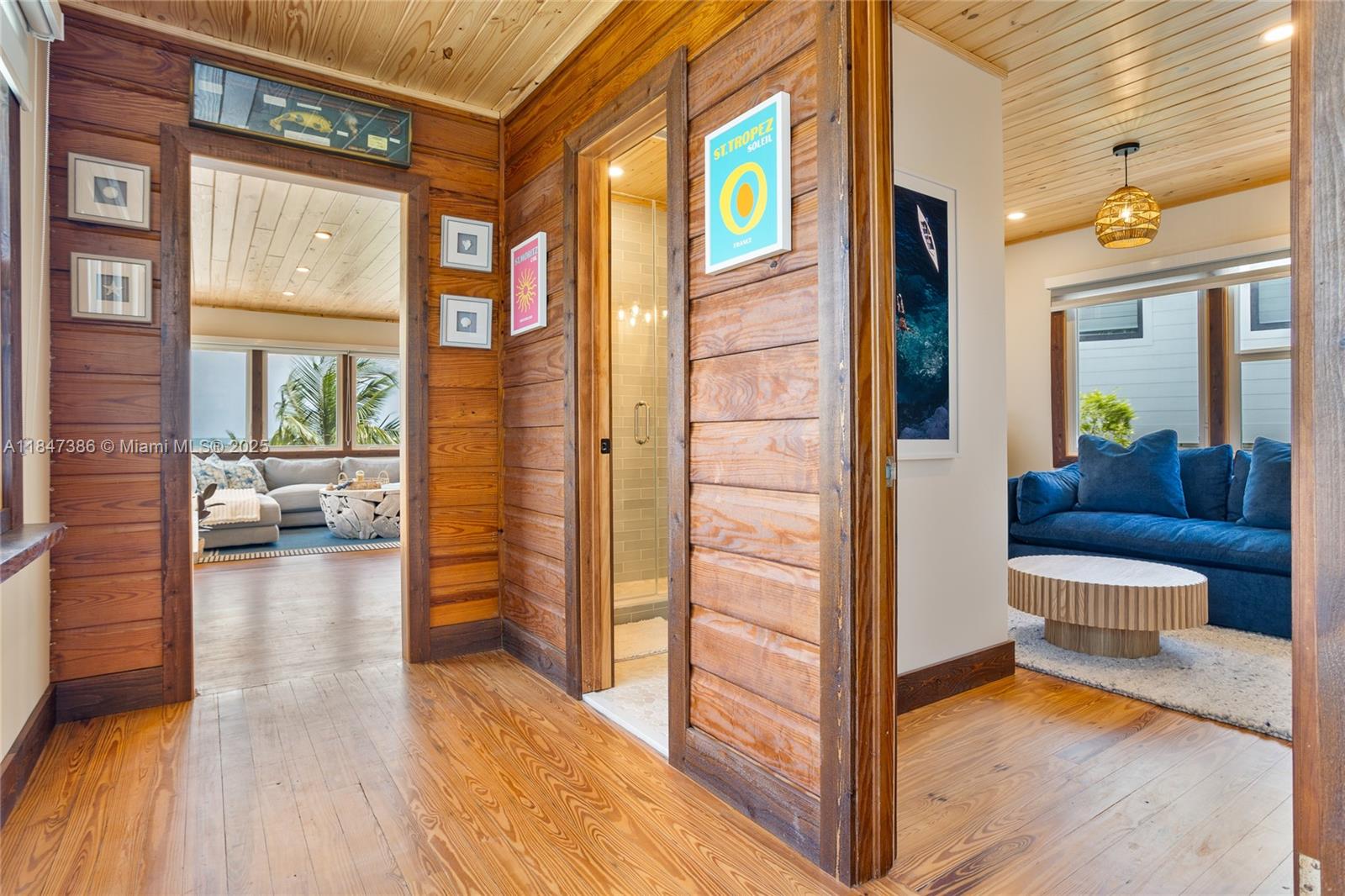 LARGO BEACH - Residential Lease