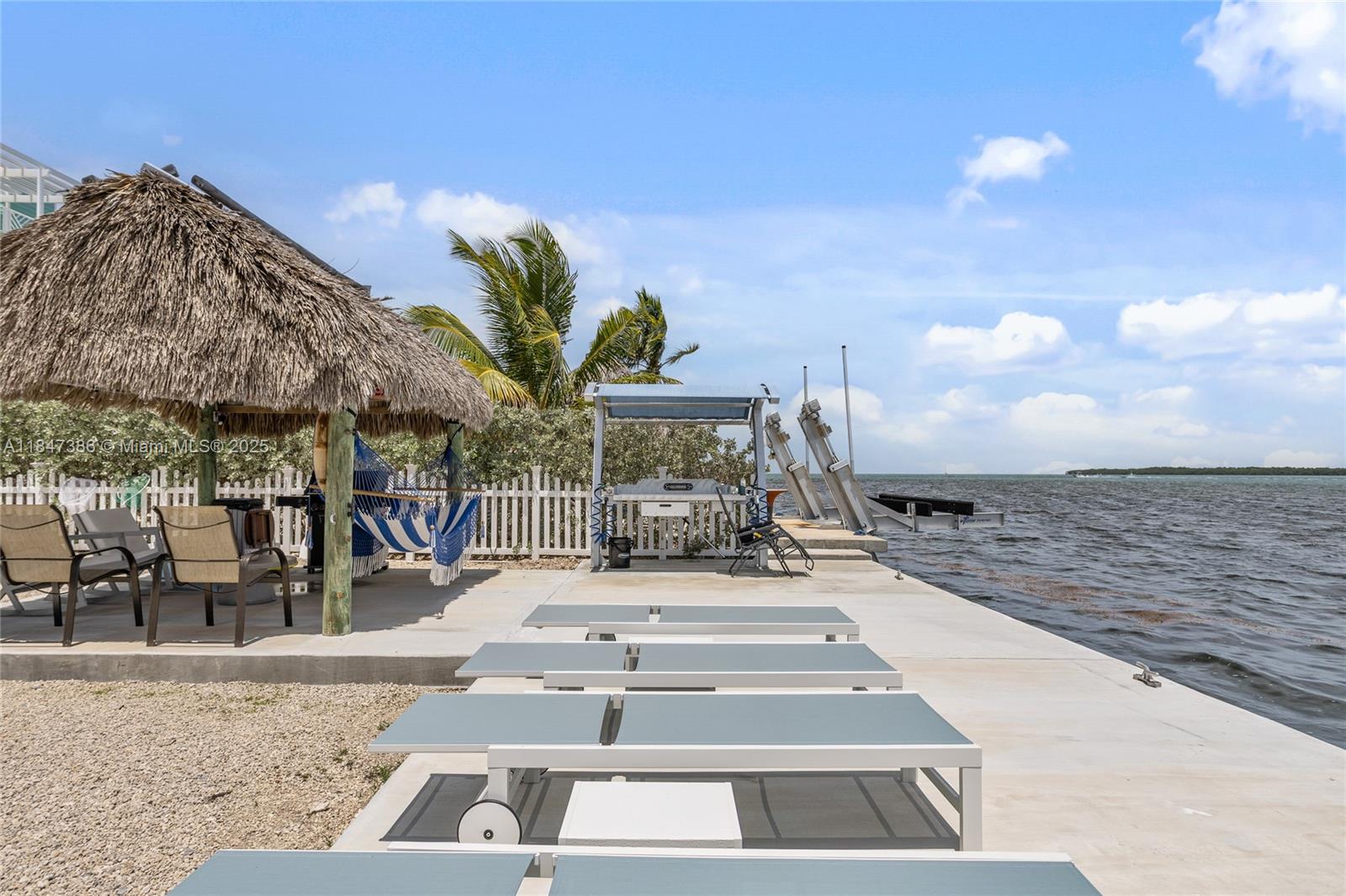 LARGO BEACH - Residential Lease
