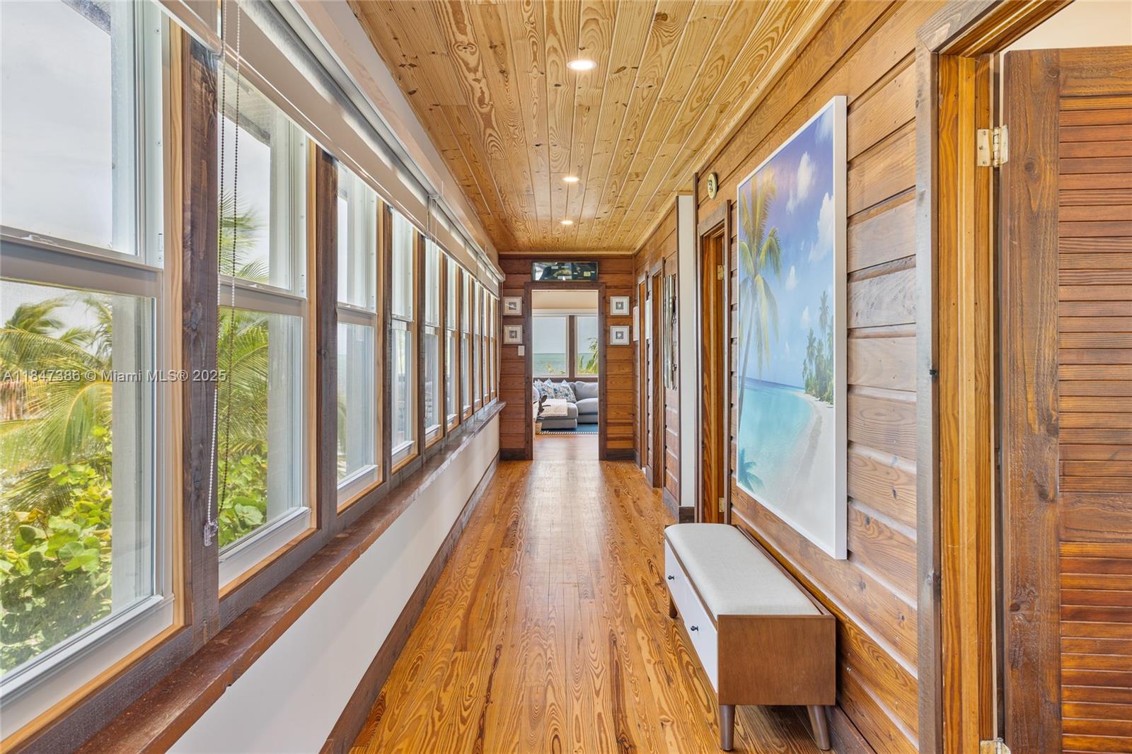 LARGO BEACH - Residential Lease