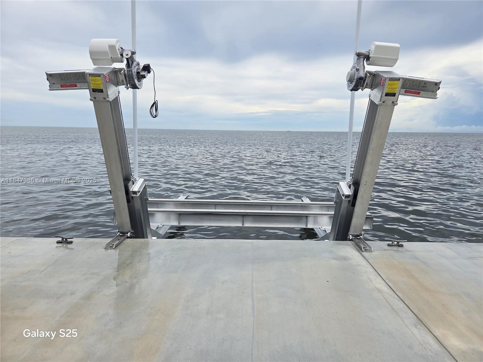 LARGO BEACH - Residential Lease