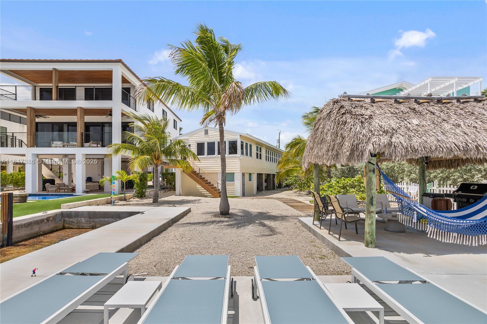 LARGO BEACH - Residential Lease
