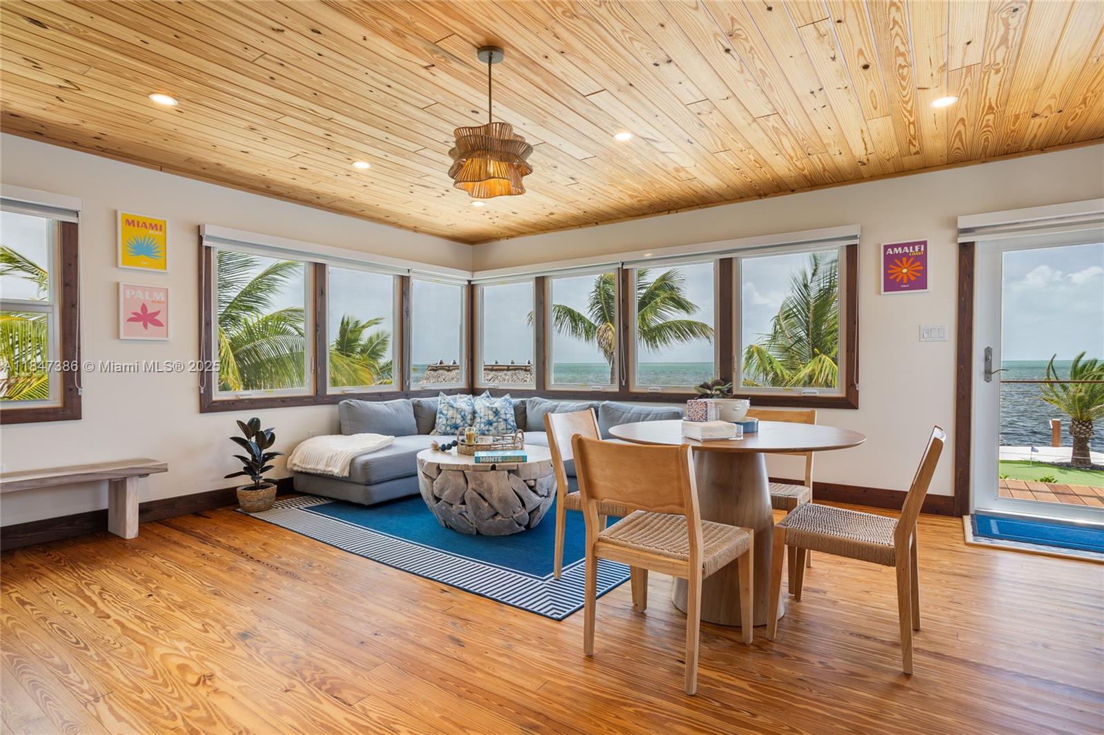 LARGO BEACH - Residential Lease