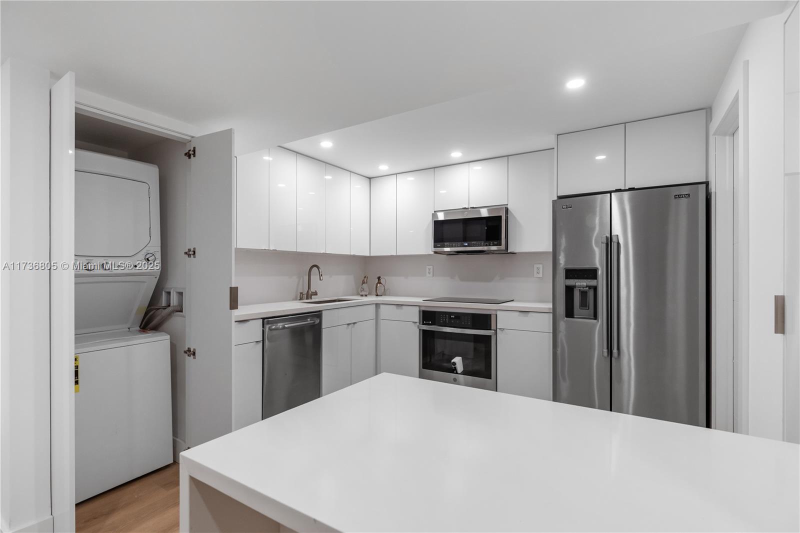 VENETIA CONDO - Residential