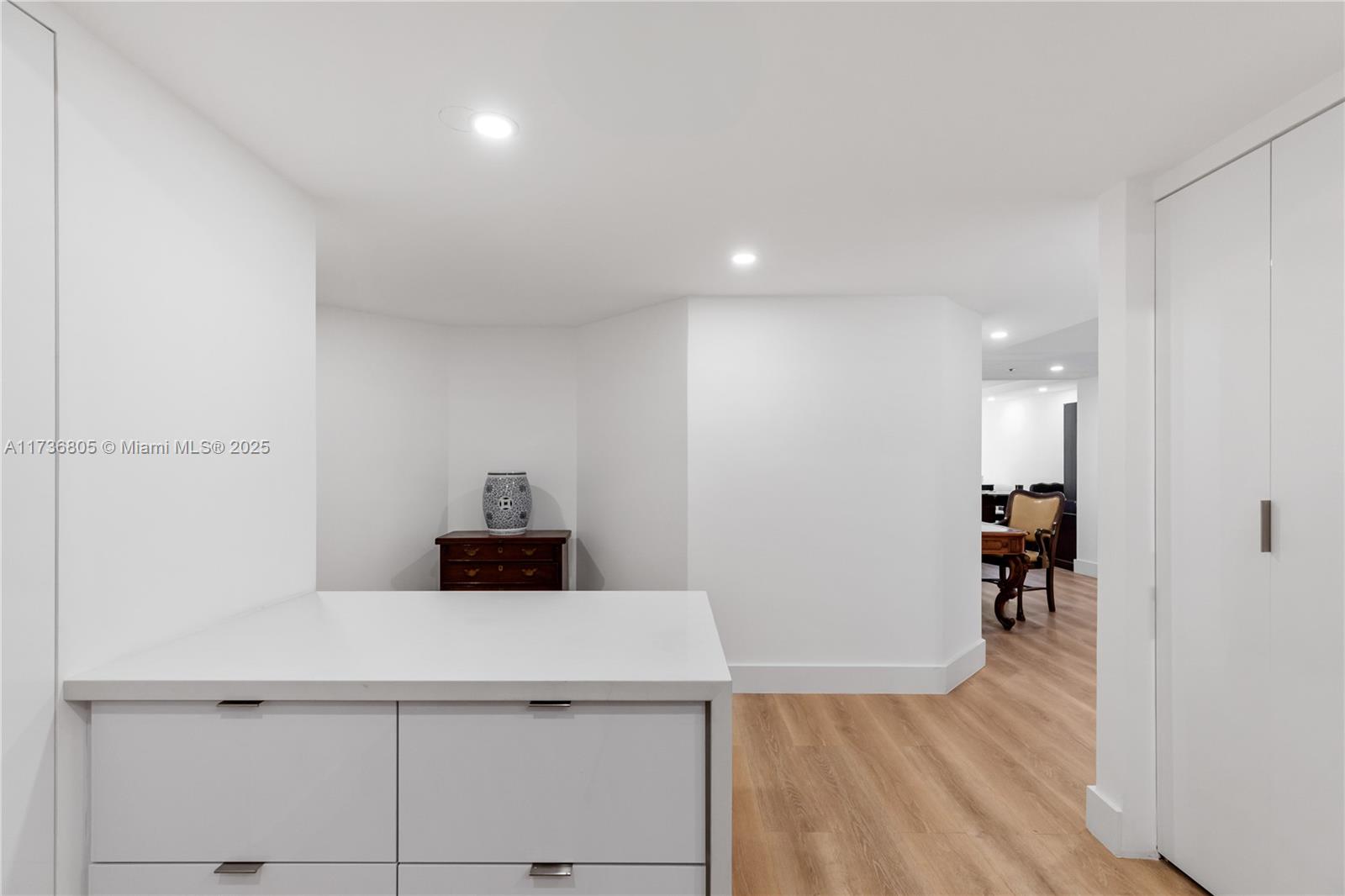 VENETIA CONDO - Residential