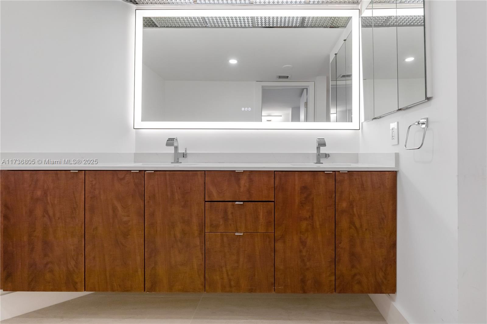 VENETIA CONDO - Residential