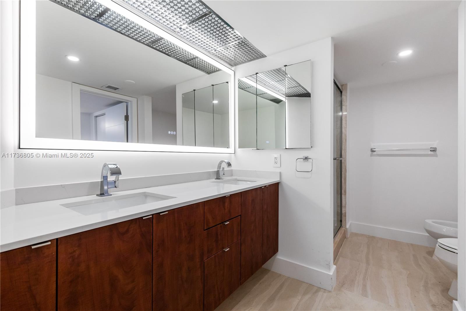 VENETIA CONDO - Residential