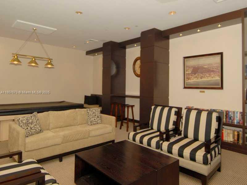 HARBOR TWS AT THE WATERWAY - Residential Lease