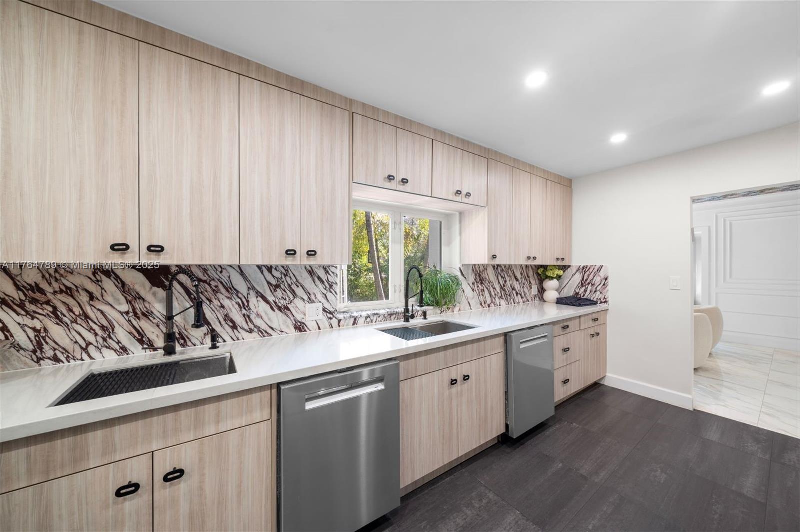 NAUTILUS EXTENSION 3RD - Residential