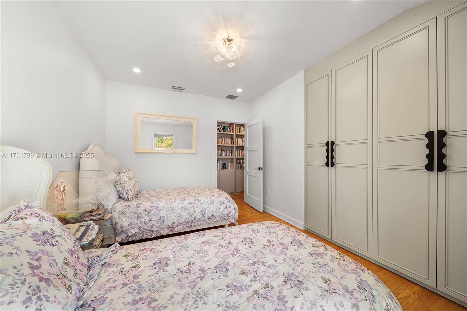 NAUTILUS EXTENSION 3RD - Residential