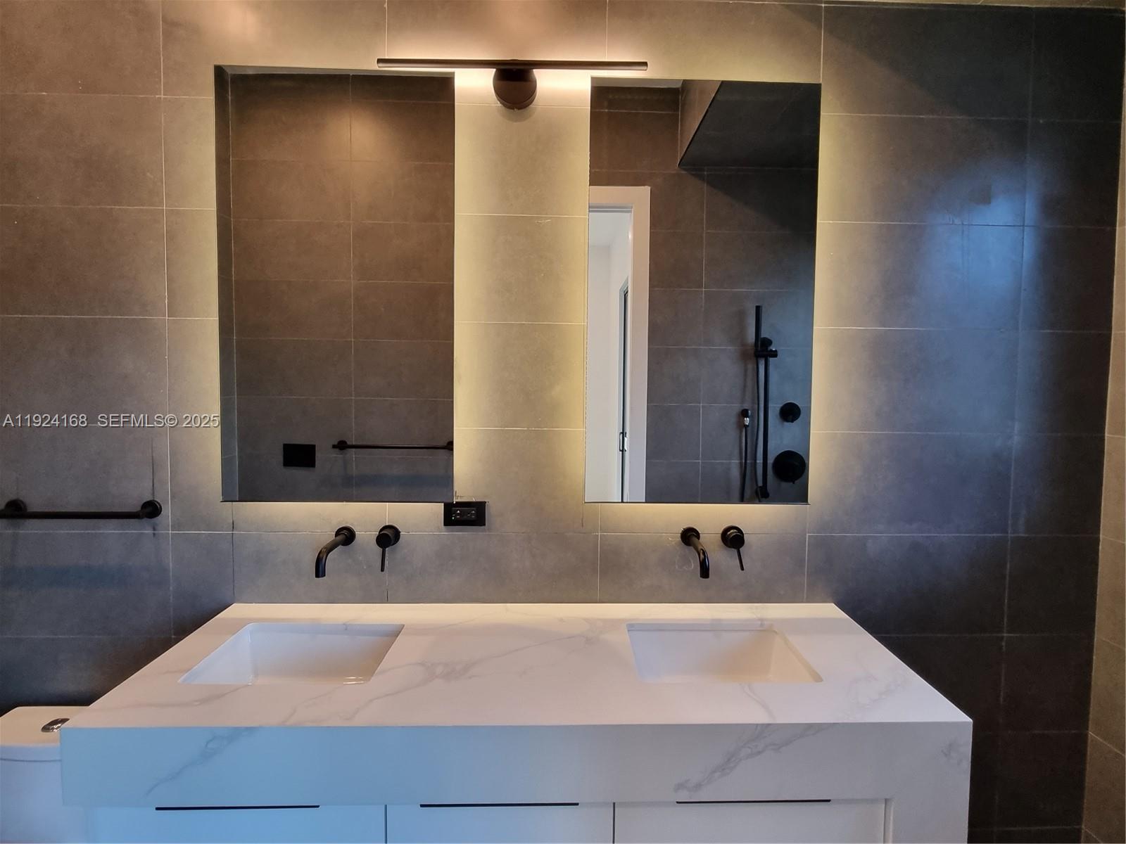 DIXIE PARK - Residential Lease