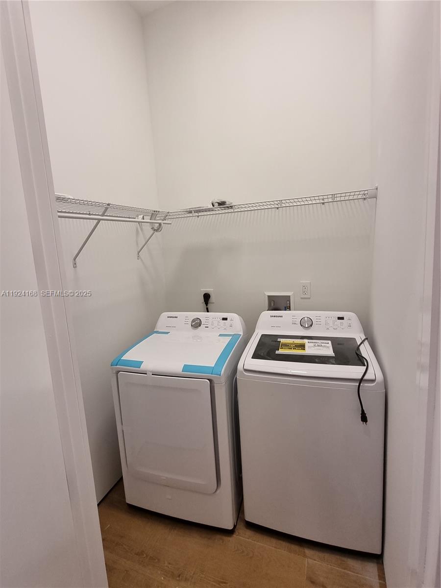 DIXIE PARK - Residential Lease