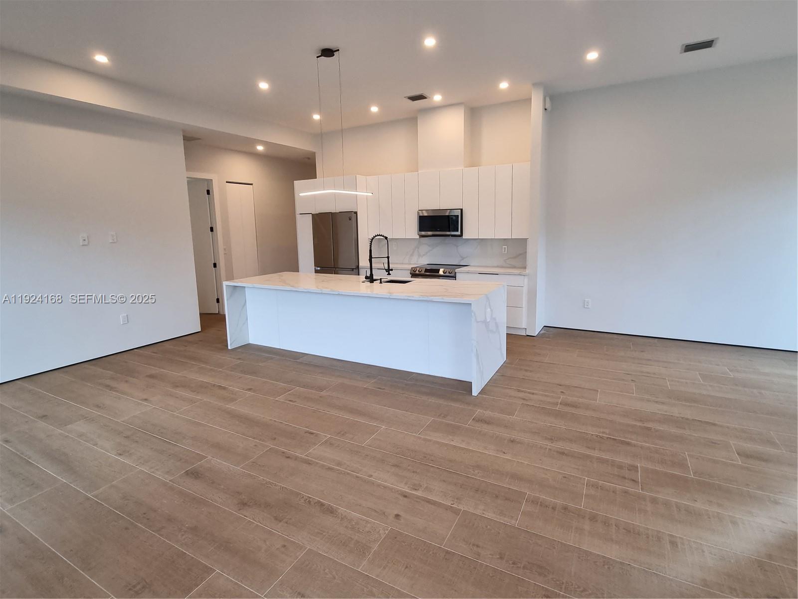 DIXIE PARK - Residential Lease