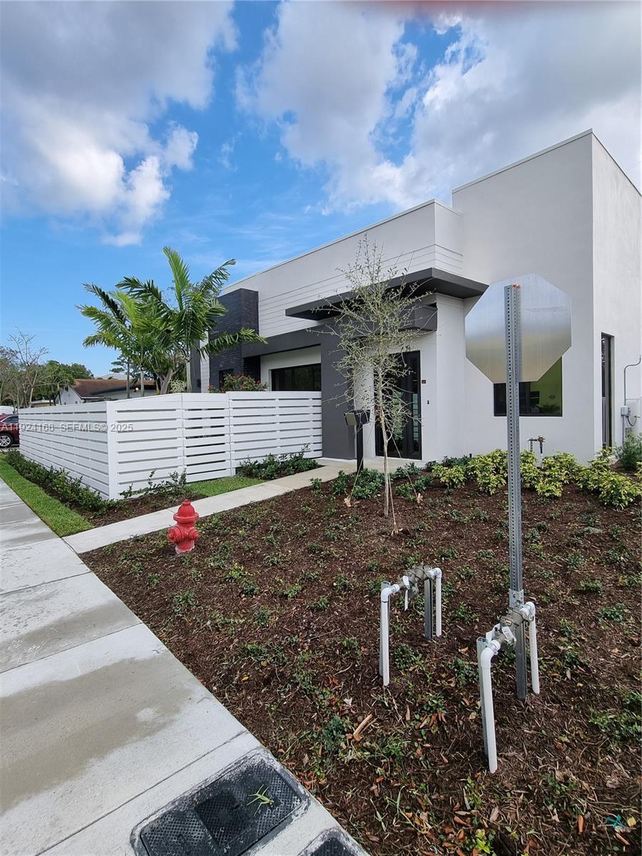 DIXIE PARK - Residential Lease