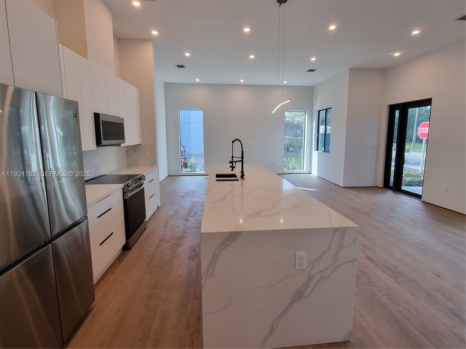 DIXIE PARK - Residential Lease