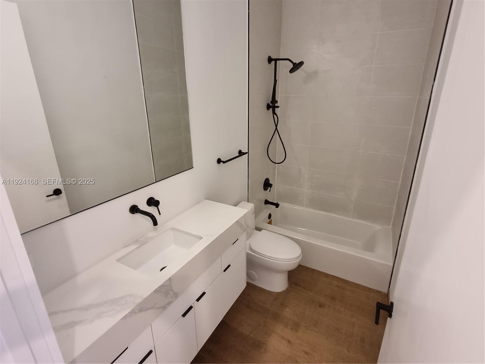 DIXIE PARK - Residential Lease