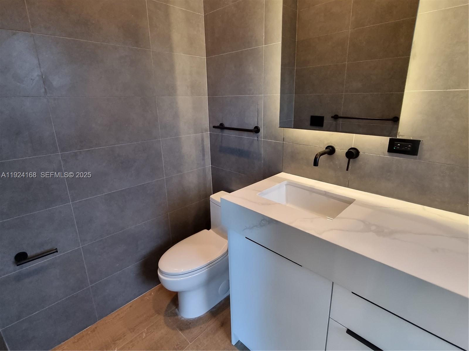 DIXIE PARK - Residential Lease