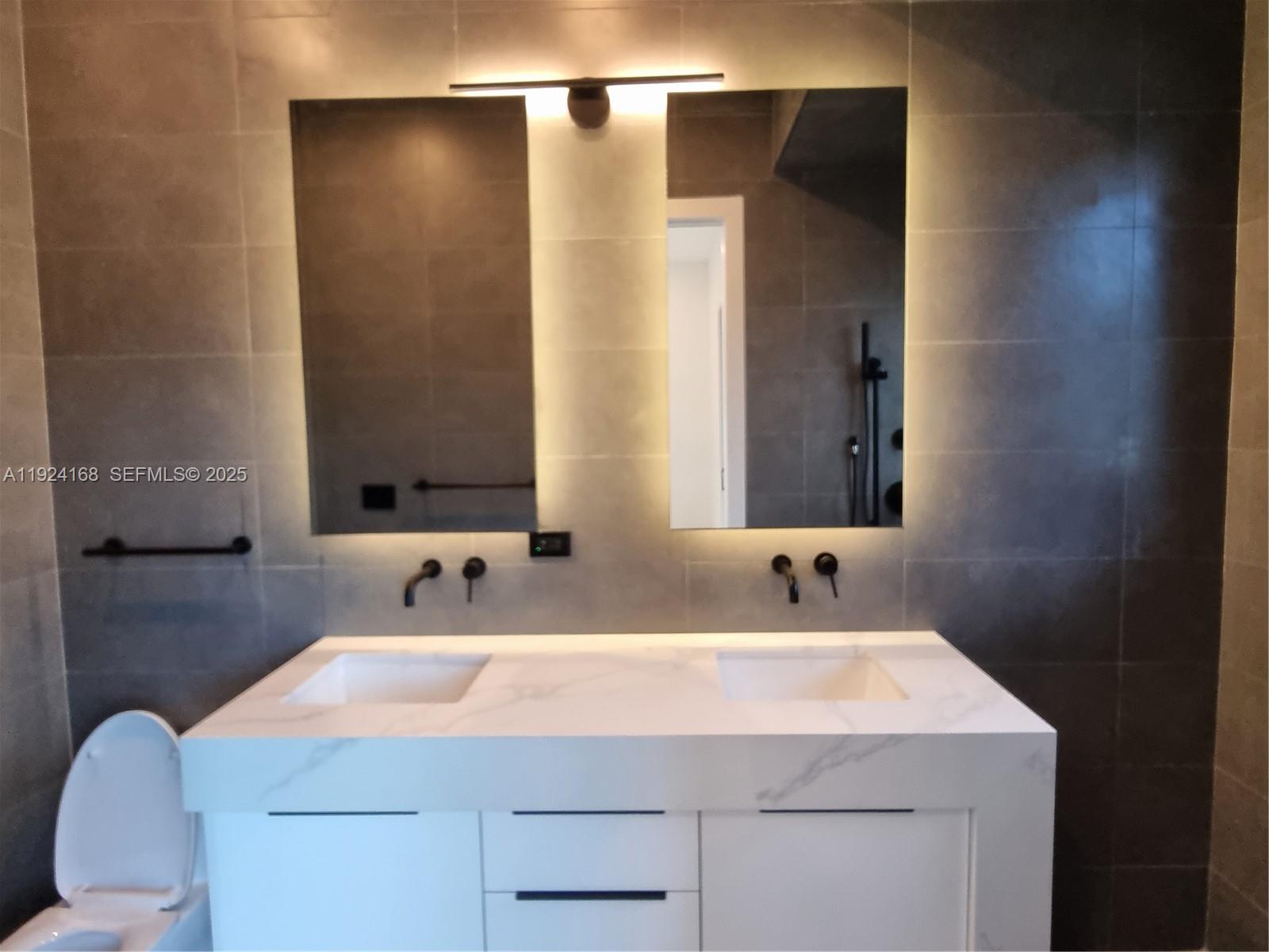 DIXIE PARK - Residential Lease