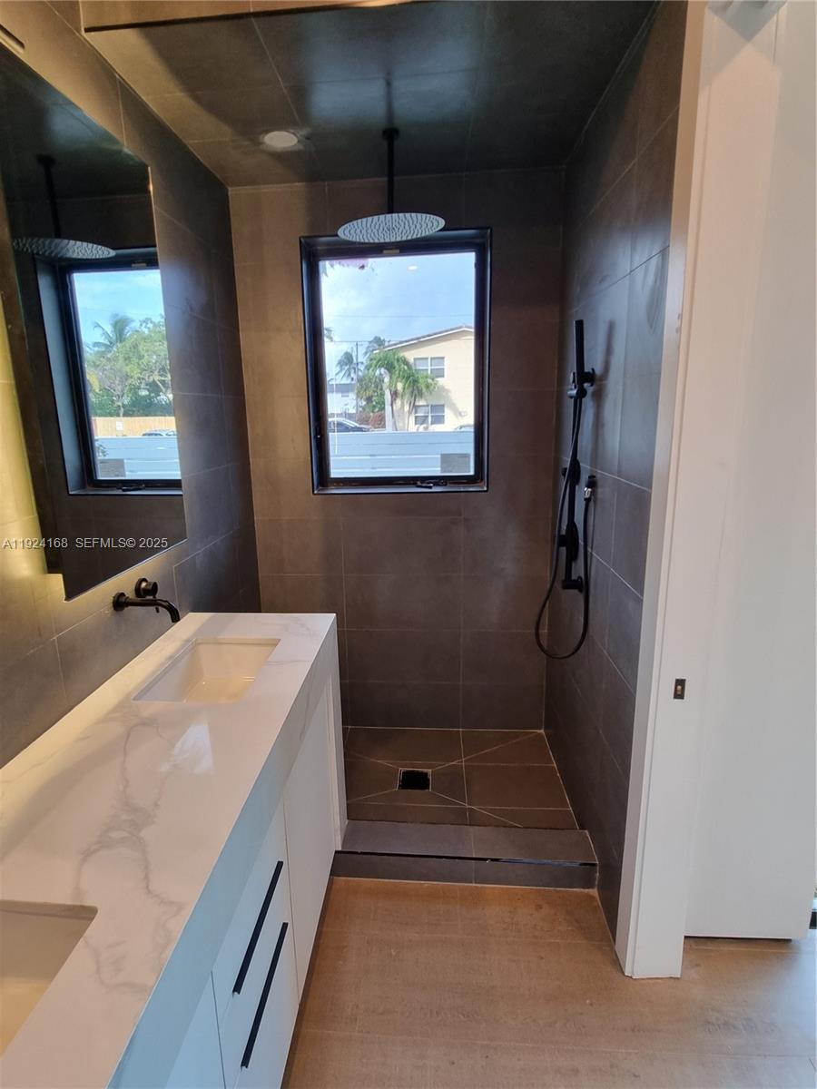 DIXIE PARK - Residential Lease