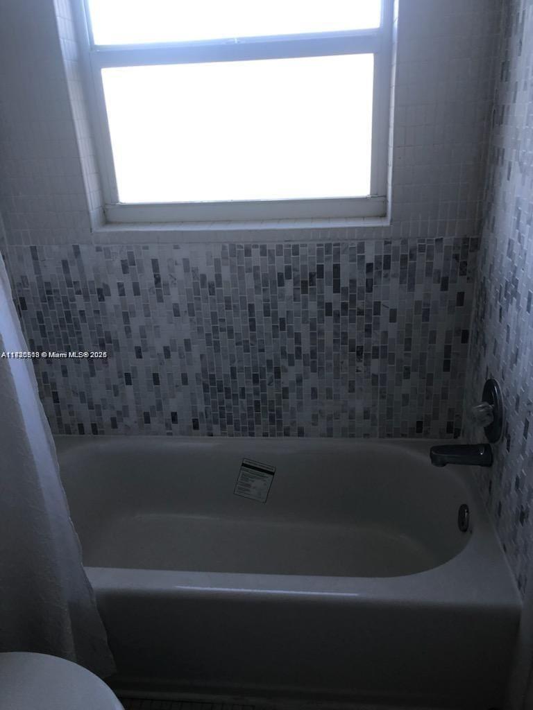 SANTA MONICA CONDOMINIUM - Residential