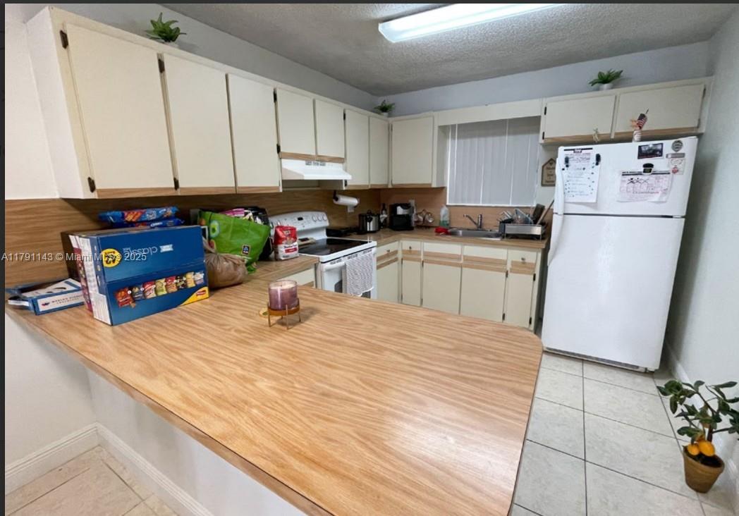 1130 W 37th St 2