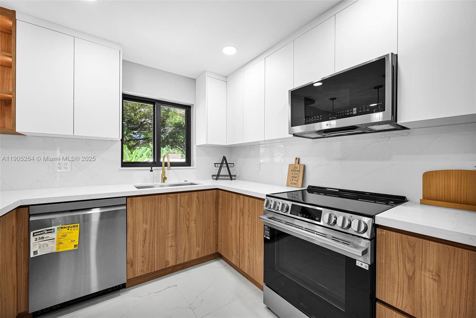 JUNIPER AT THE HAMMOCKS - Residential