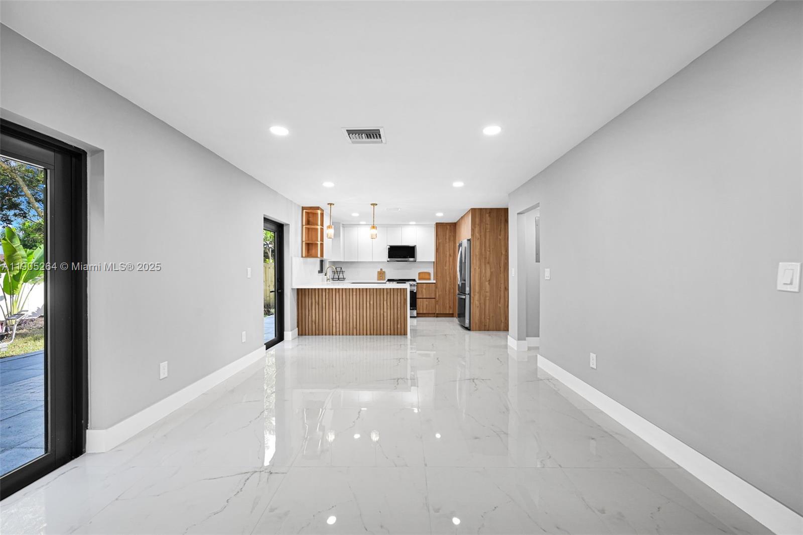 JUNIPER AT THE HAMMOCKS - Residential