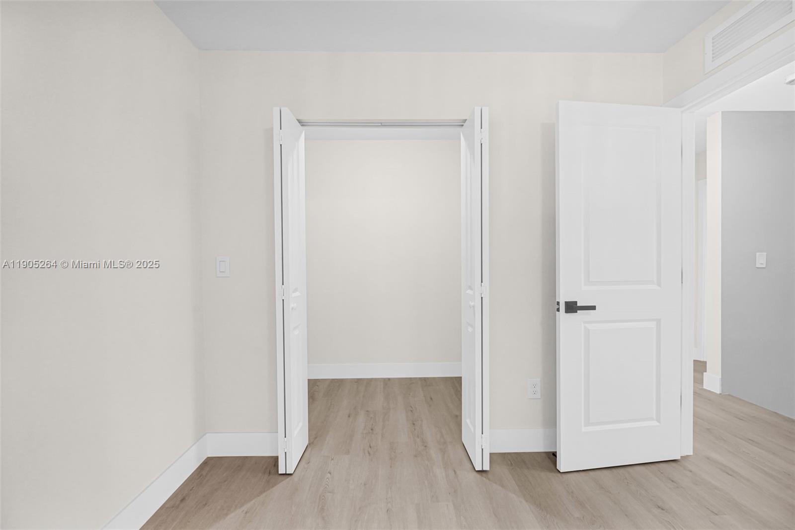 JUNIPER AT THE HAMMOCKS - Residential