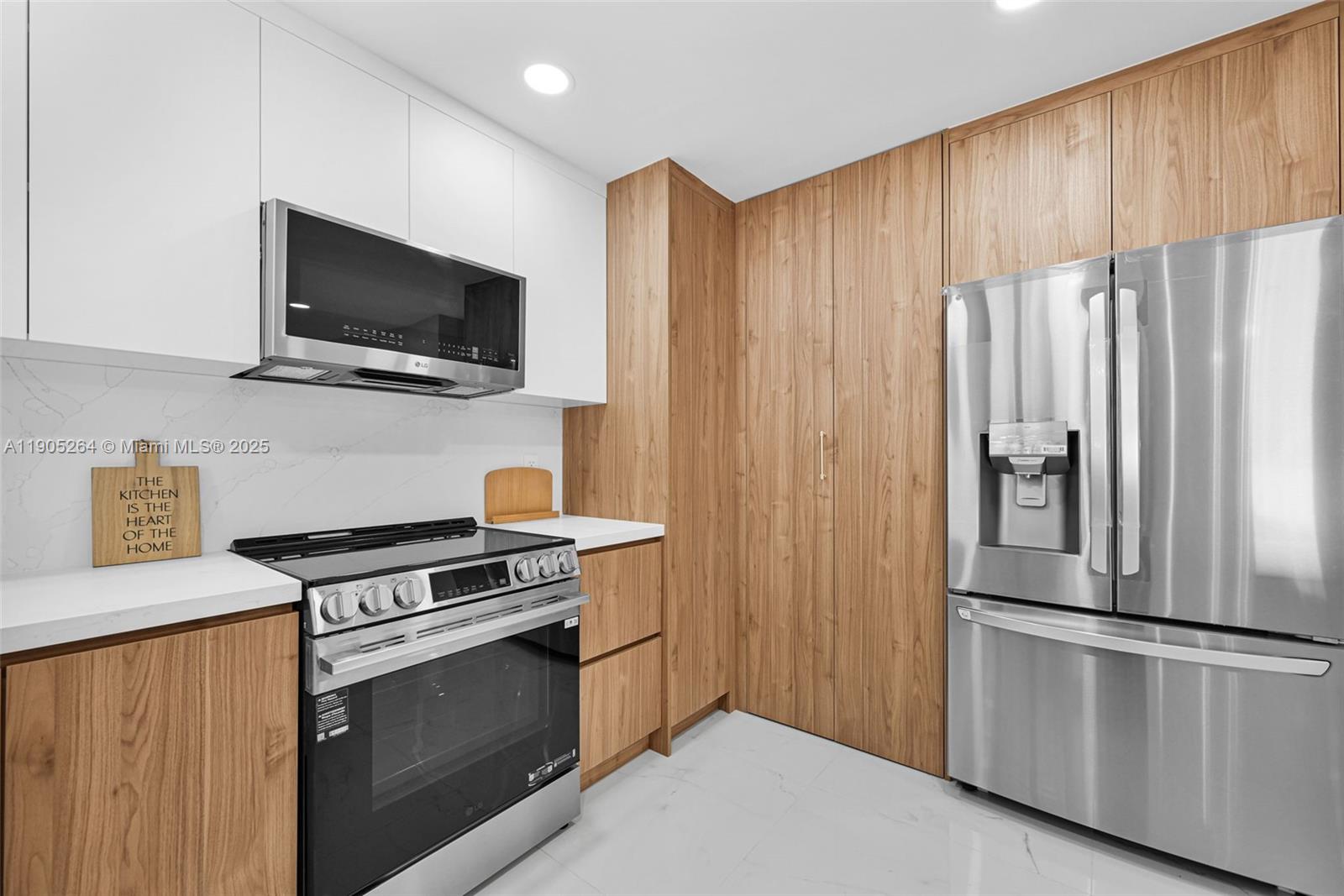 JUNIPER AT THE HAMMOCKS - Residential