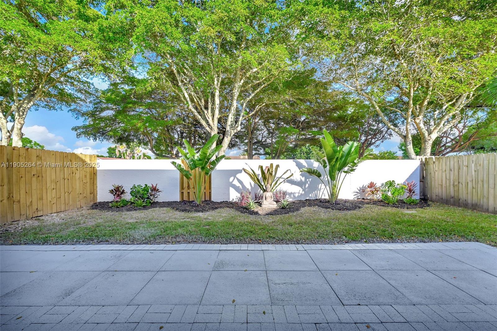 JUNIPER AT THE HAMMOCKS - Residential