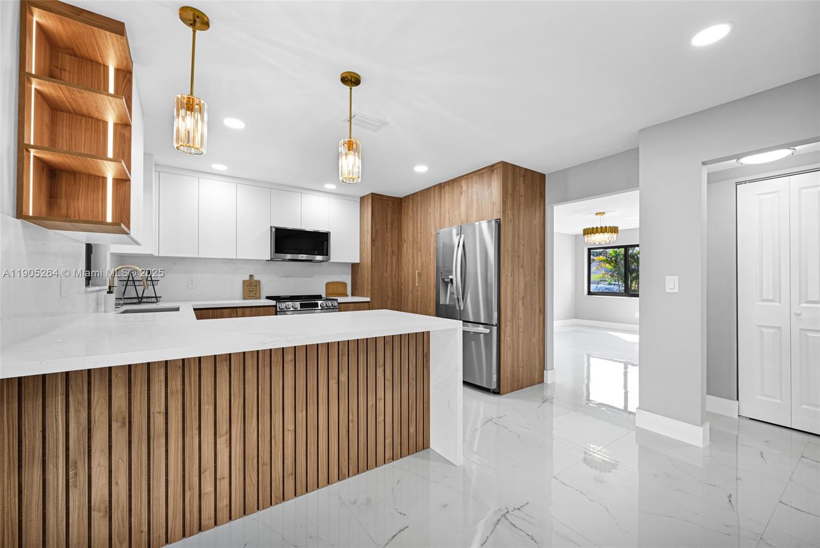 JUNIPER AT THE HAMMOCKS - Residential