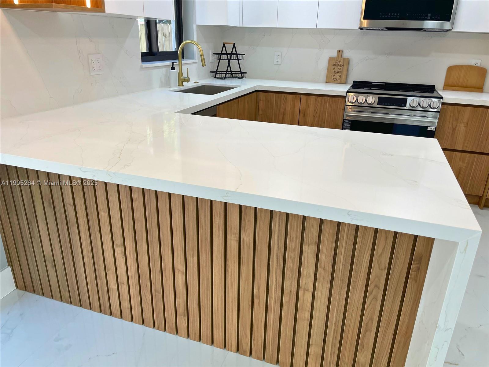 JUNIPER AT THE HAMMOCKS - Residential