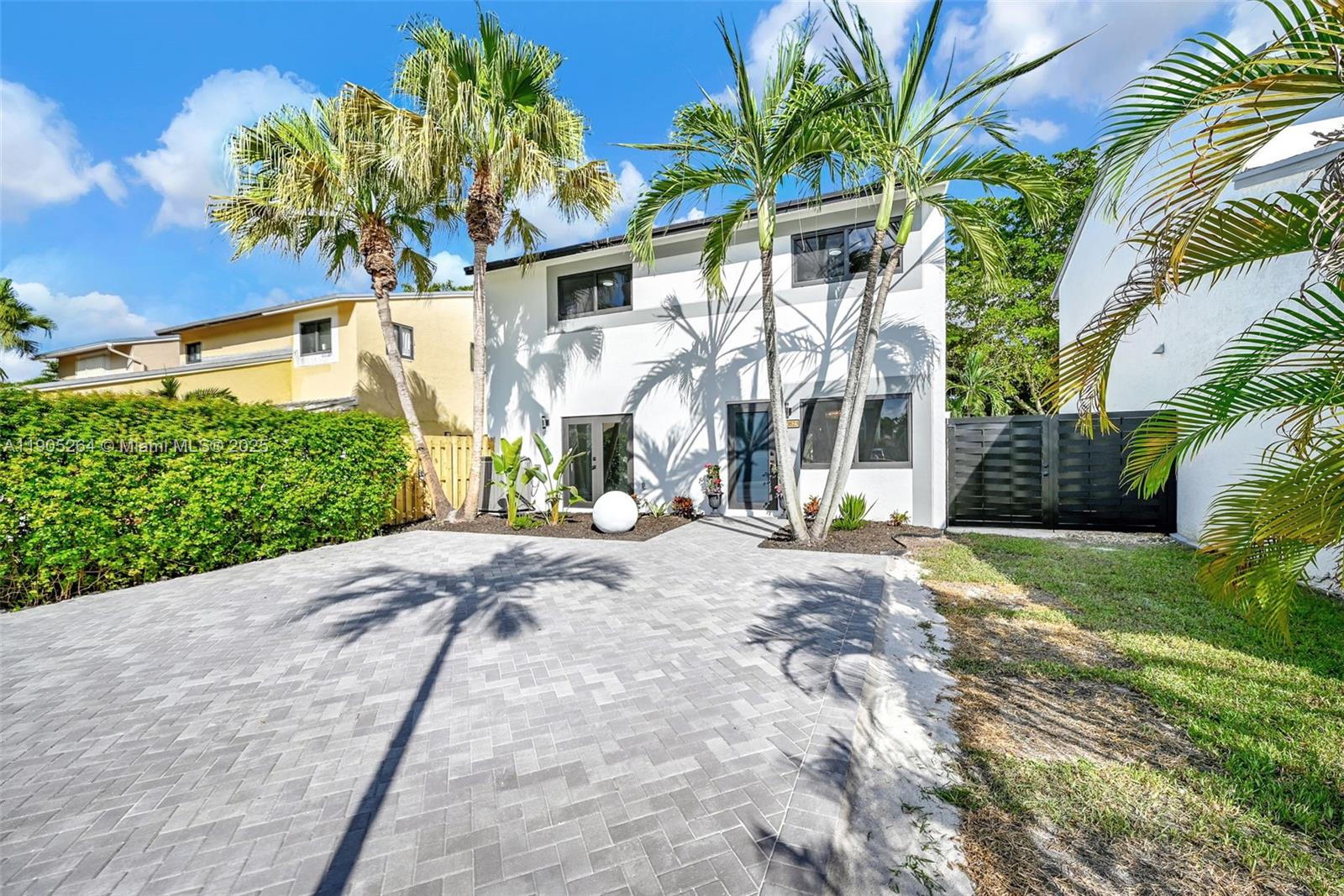 JUNIPER AT THE HAMMOCKS - Residential