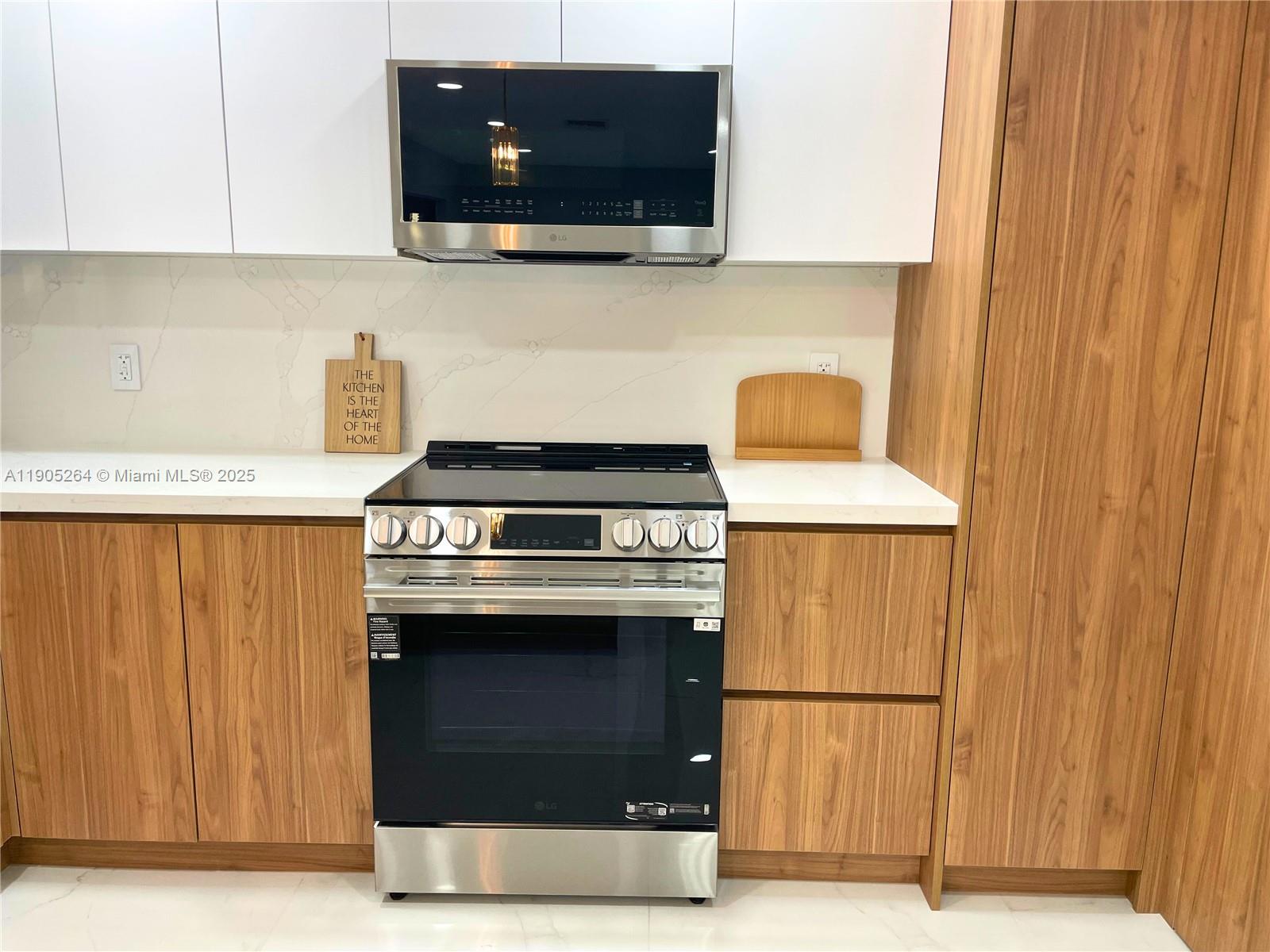 JUNIPER AT THE HAMMOCKS - Residential