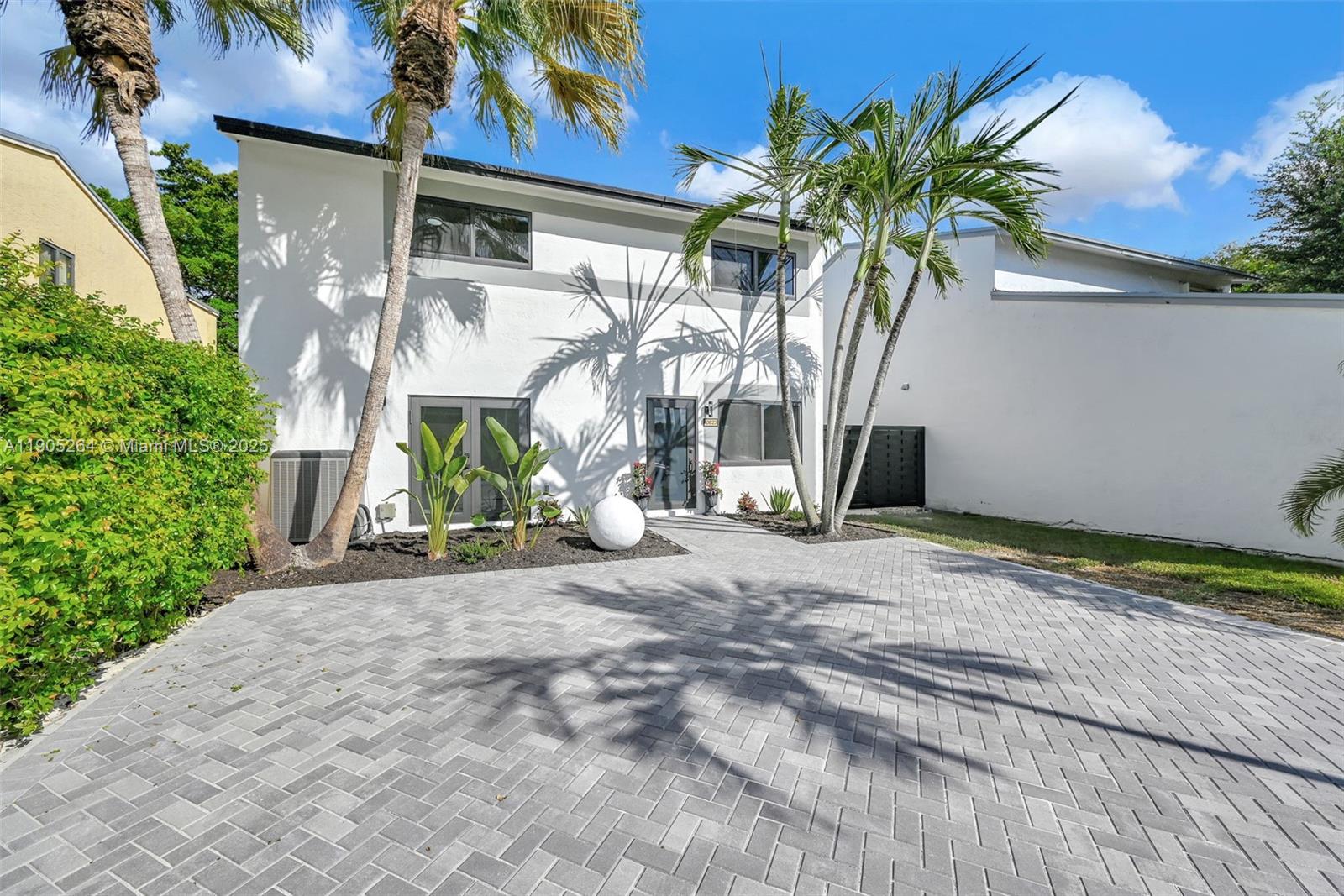 JUNIPER AT THE HAMMOCKS - Residential