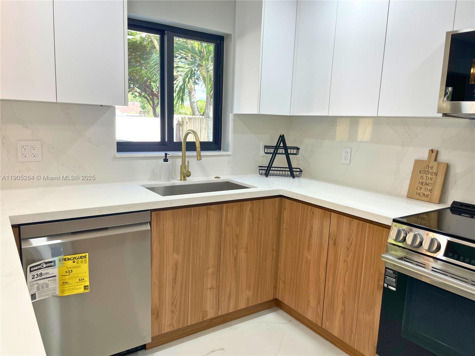 JUNIPER AT THE HAMMOCKS - Residential