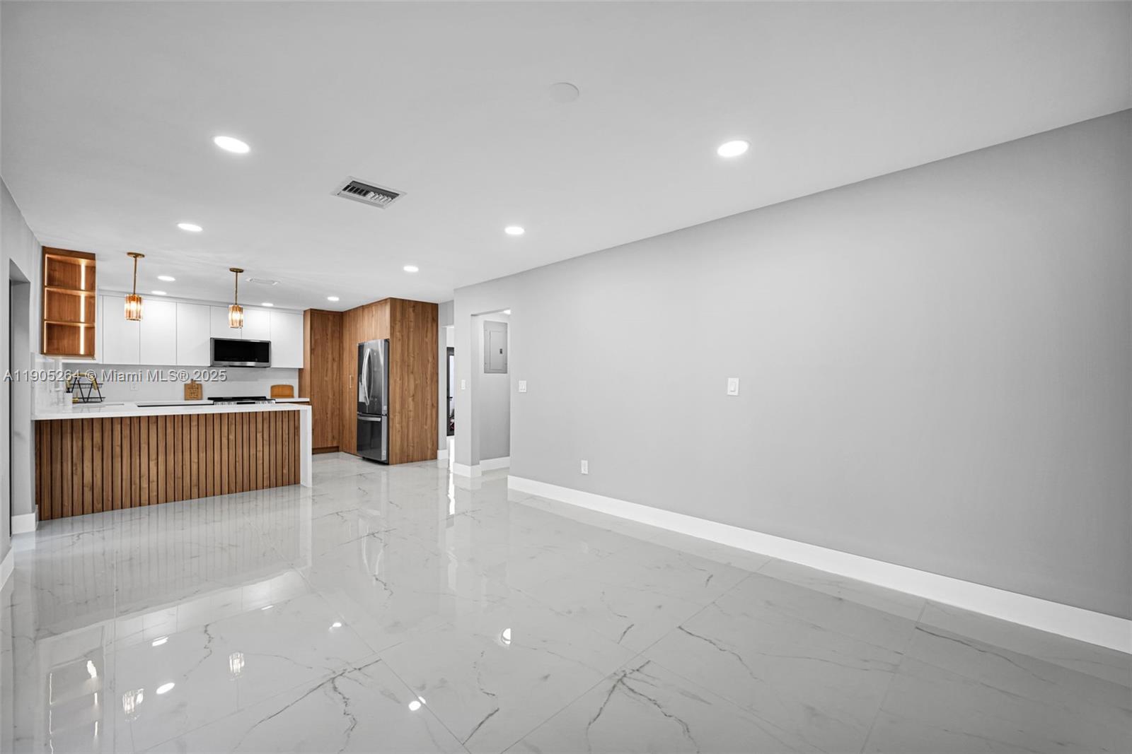 JUNIPER AT THE HAMMOCKS - Residential