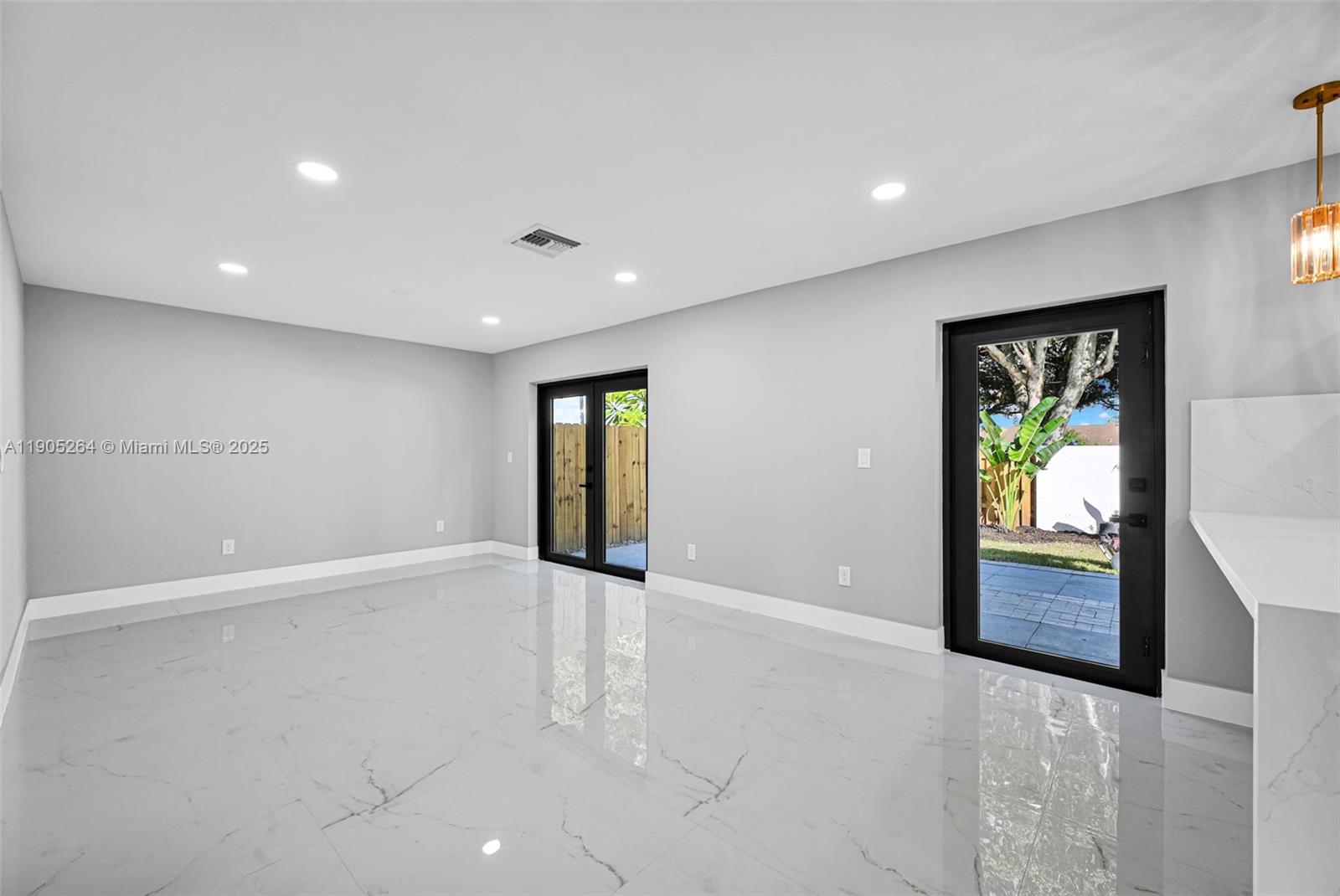 JUNIPER AT THE HAMMOCKS - Residential