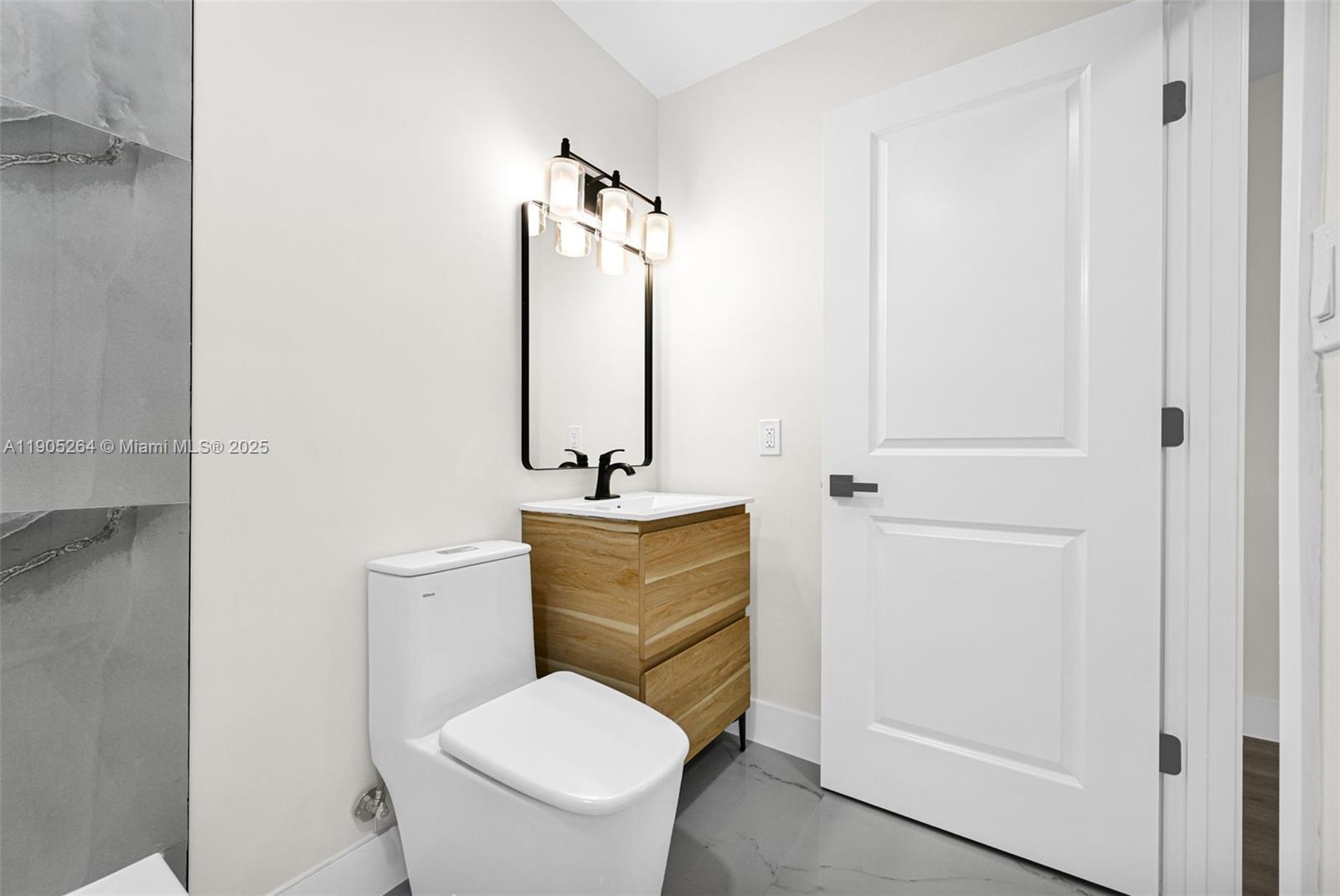 JUNIPER AT THE HAMMOCKS - Residential