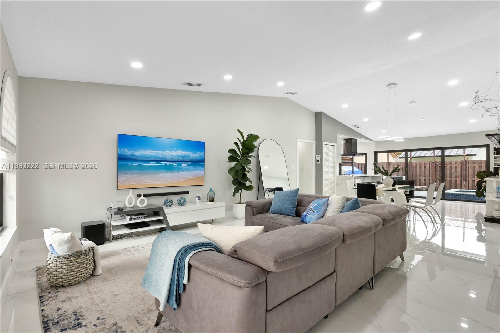 MAJESTIC HOMES - Residential