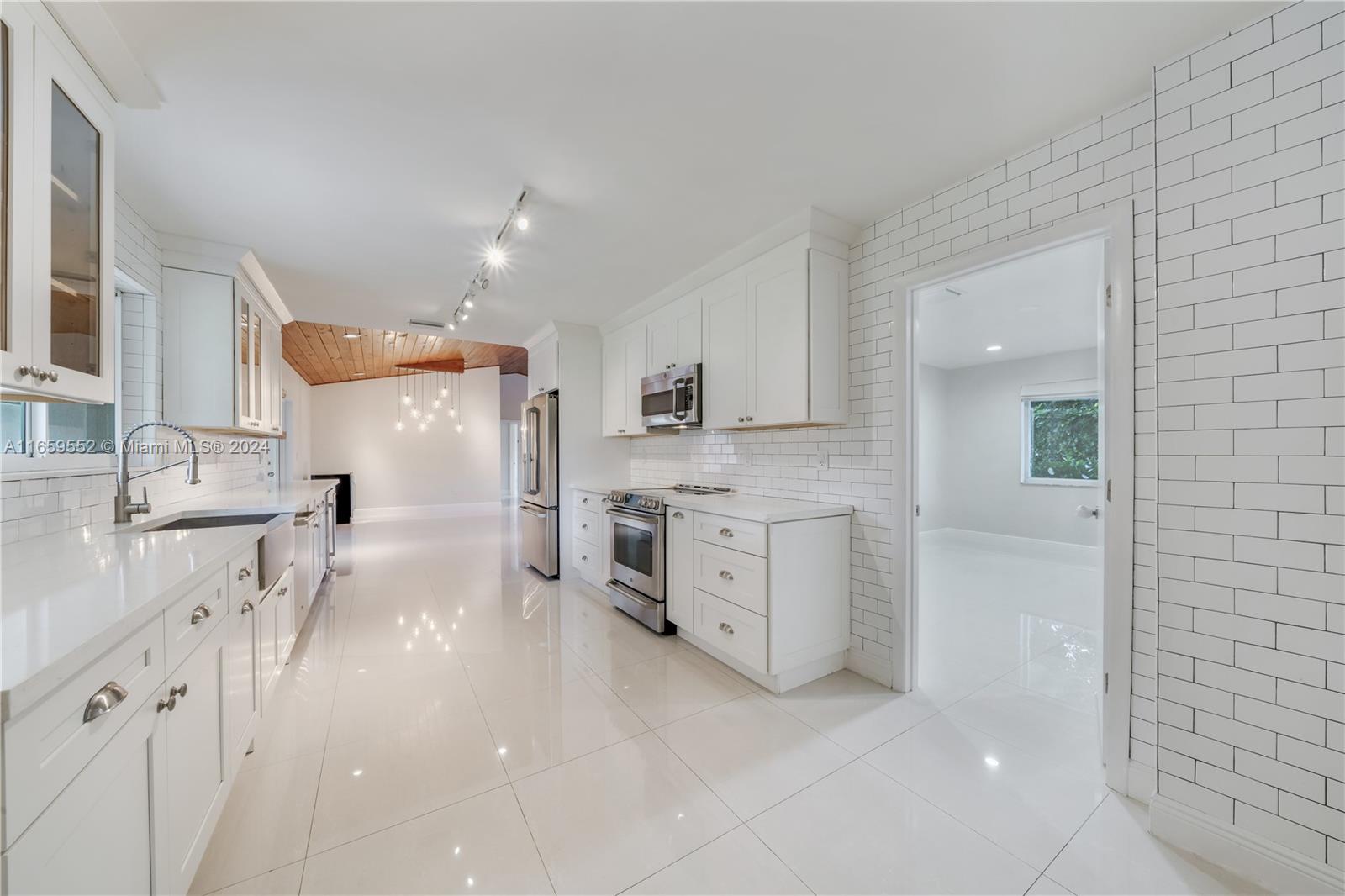 EDMOR ESTATES - Residential