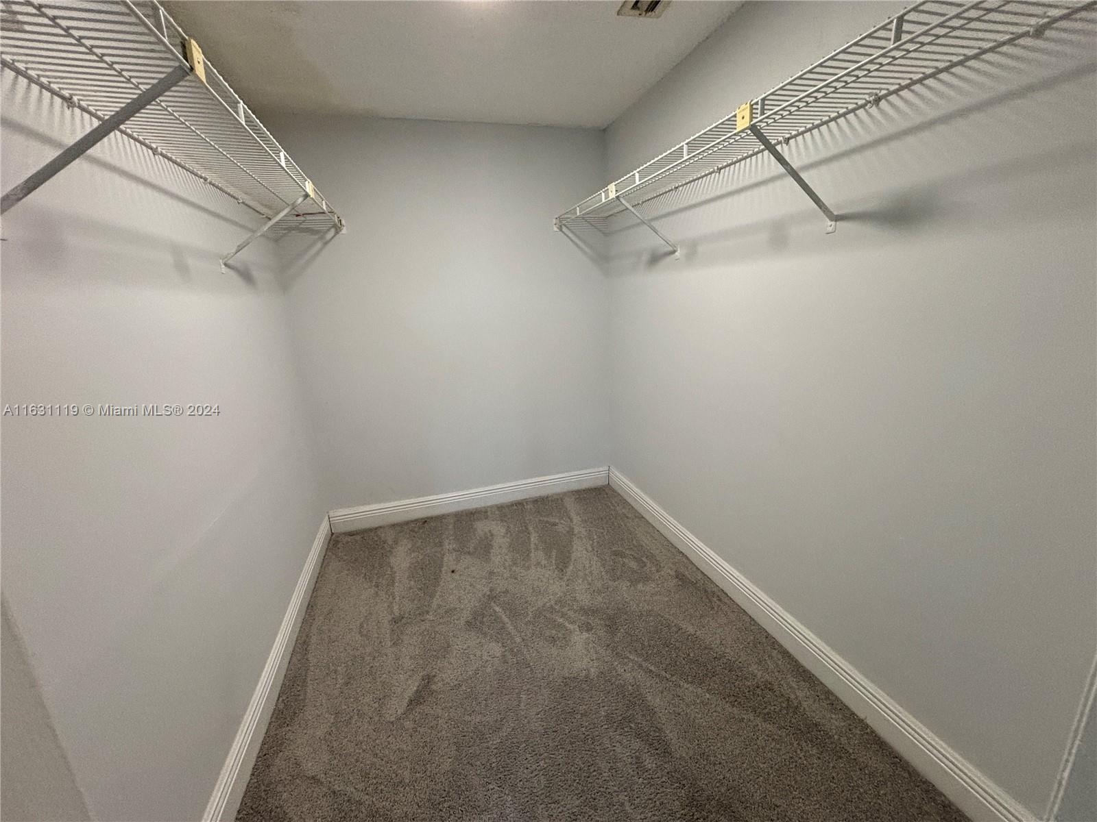 SHERWOOD SQUARE CONDOMINI - Residential Lease