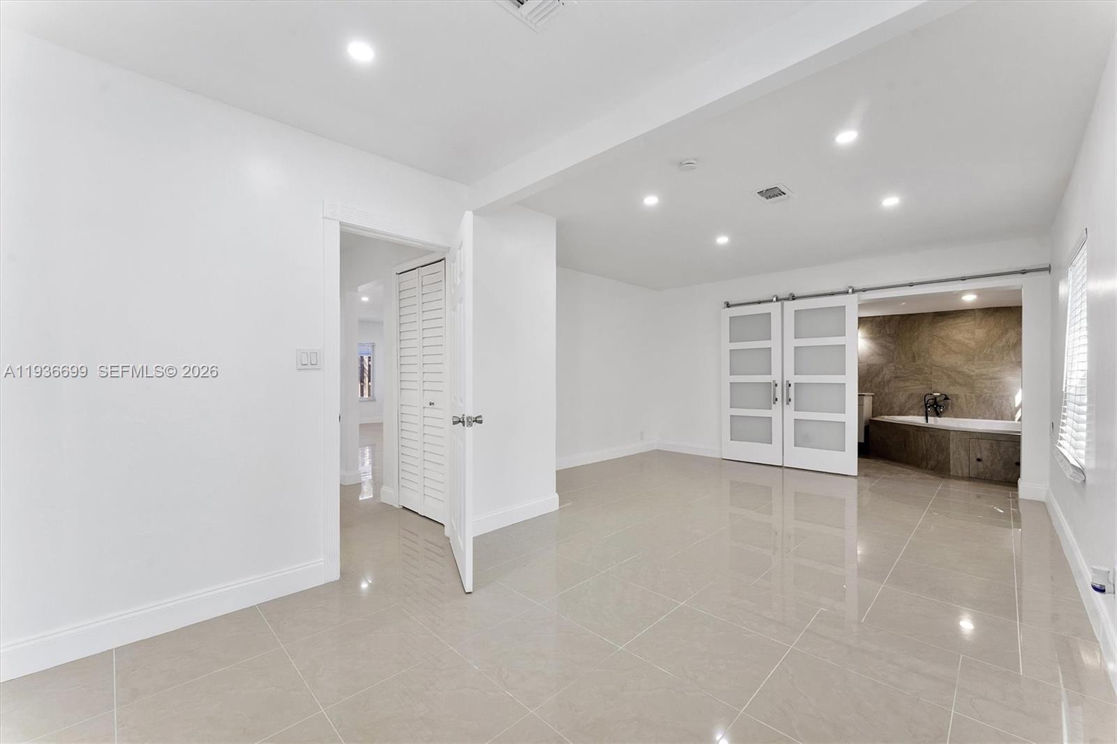 CROISSANT PARK RIVER SEC - Residential