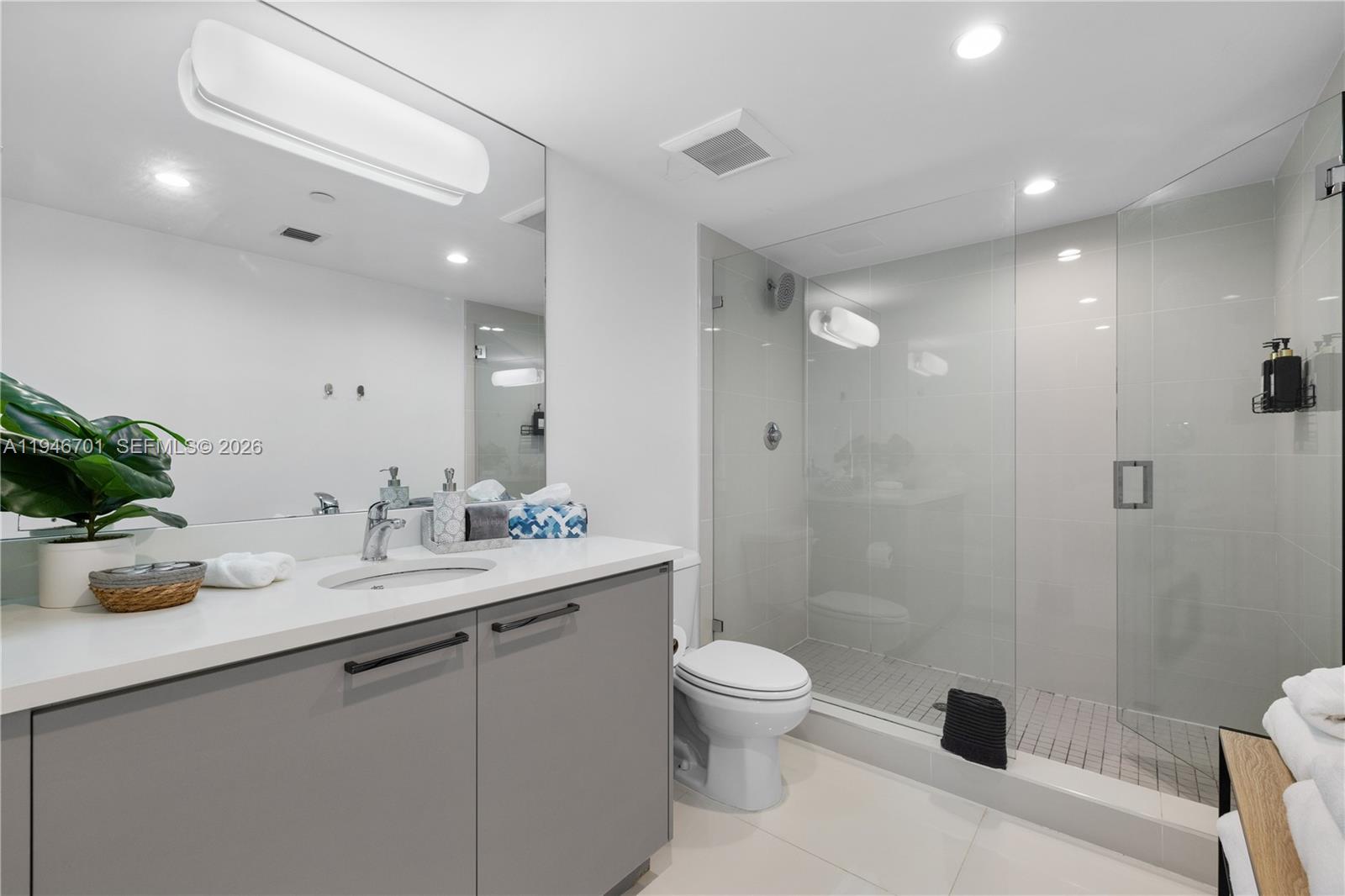 ONE BAY HARBOR CONDO - Residential