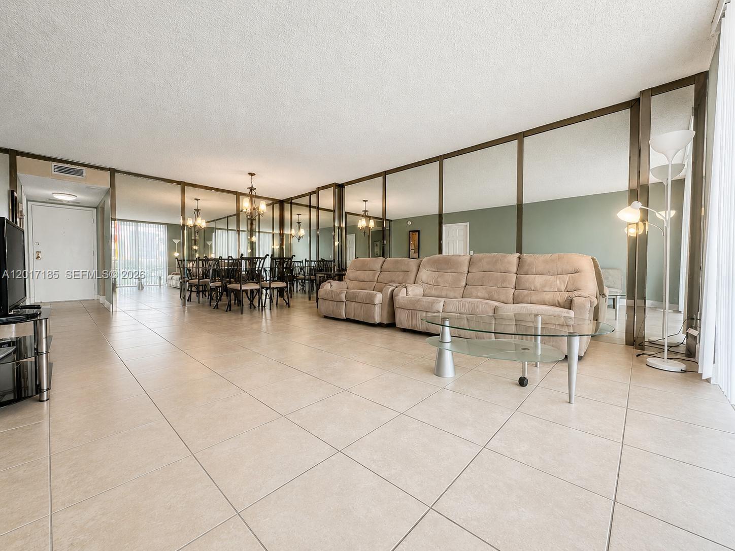 HALLMARK OF HOLLYWOOD CON - Residential Lease