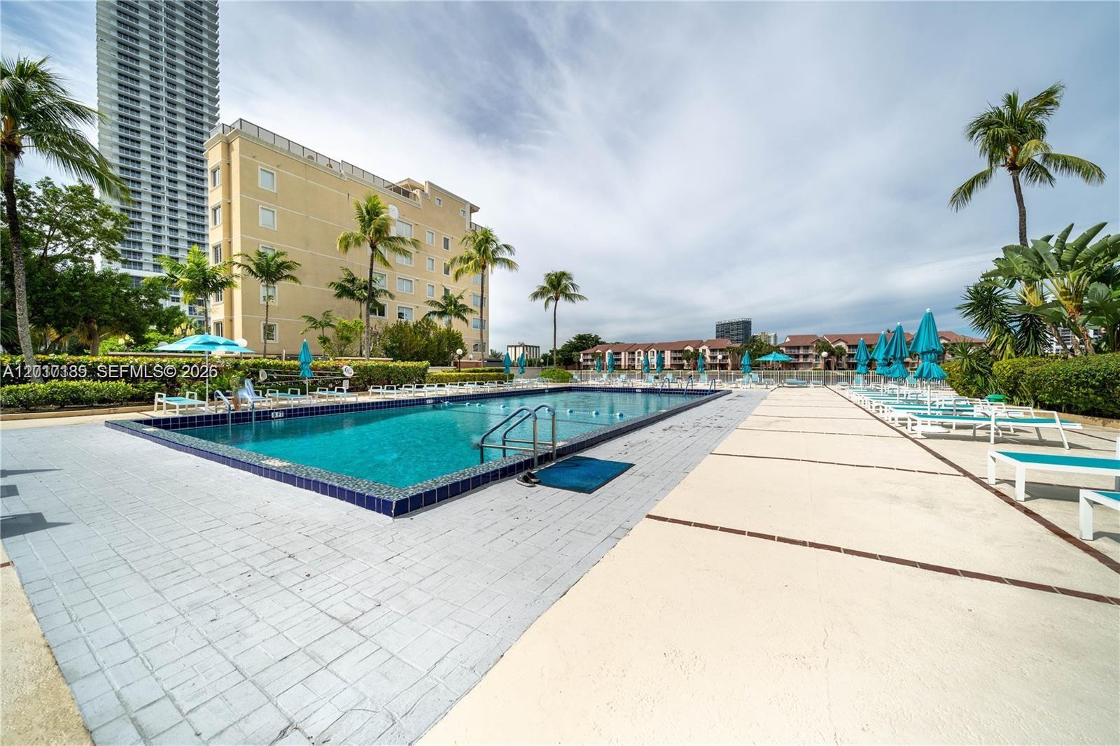 HALLMARK OF HOLLYWOOD CON - Residential Lease