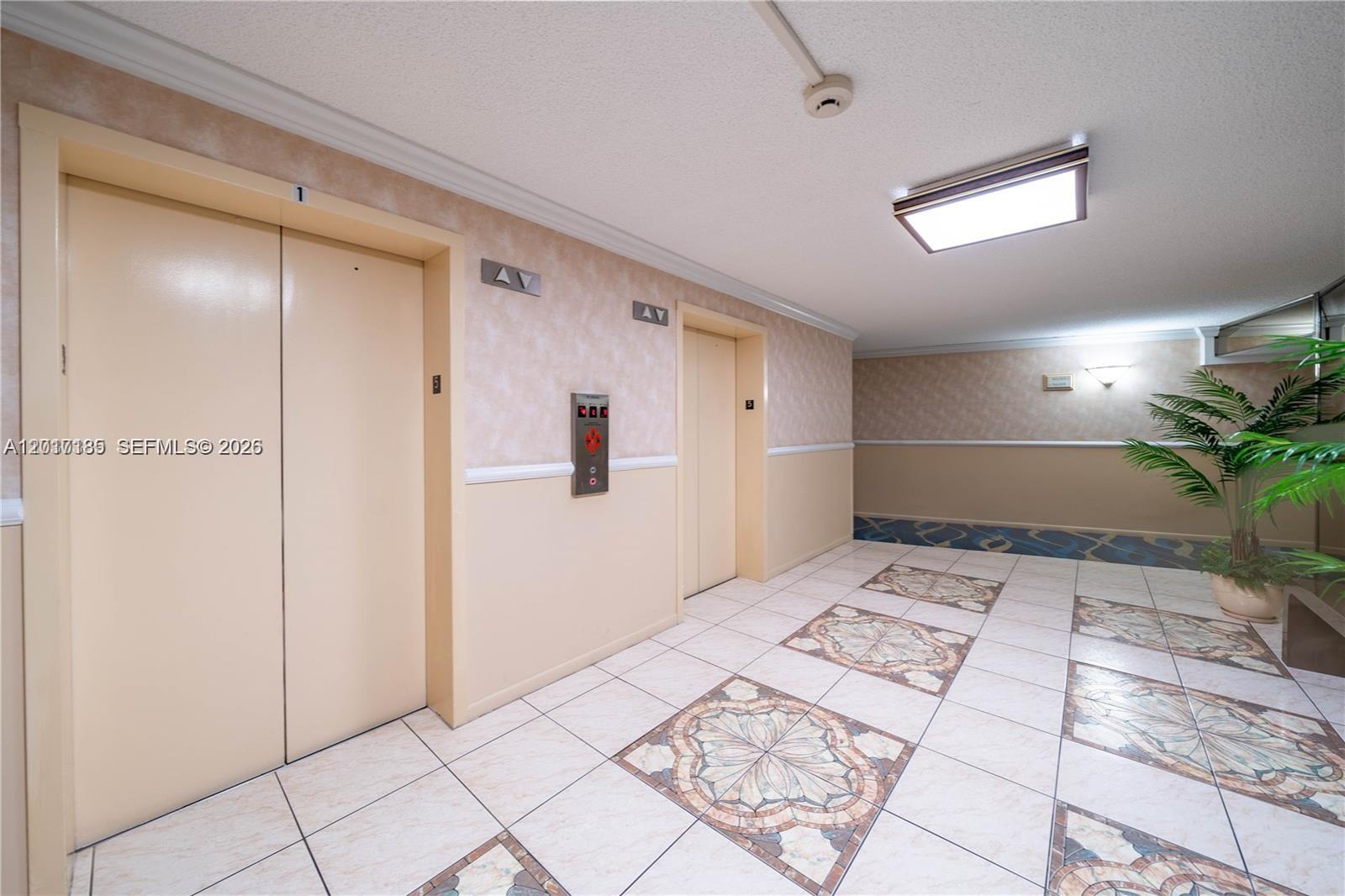 HALLMARK OF HOLLYWOOD CON - Residential Lease