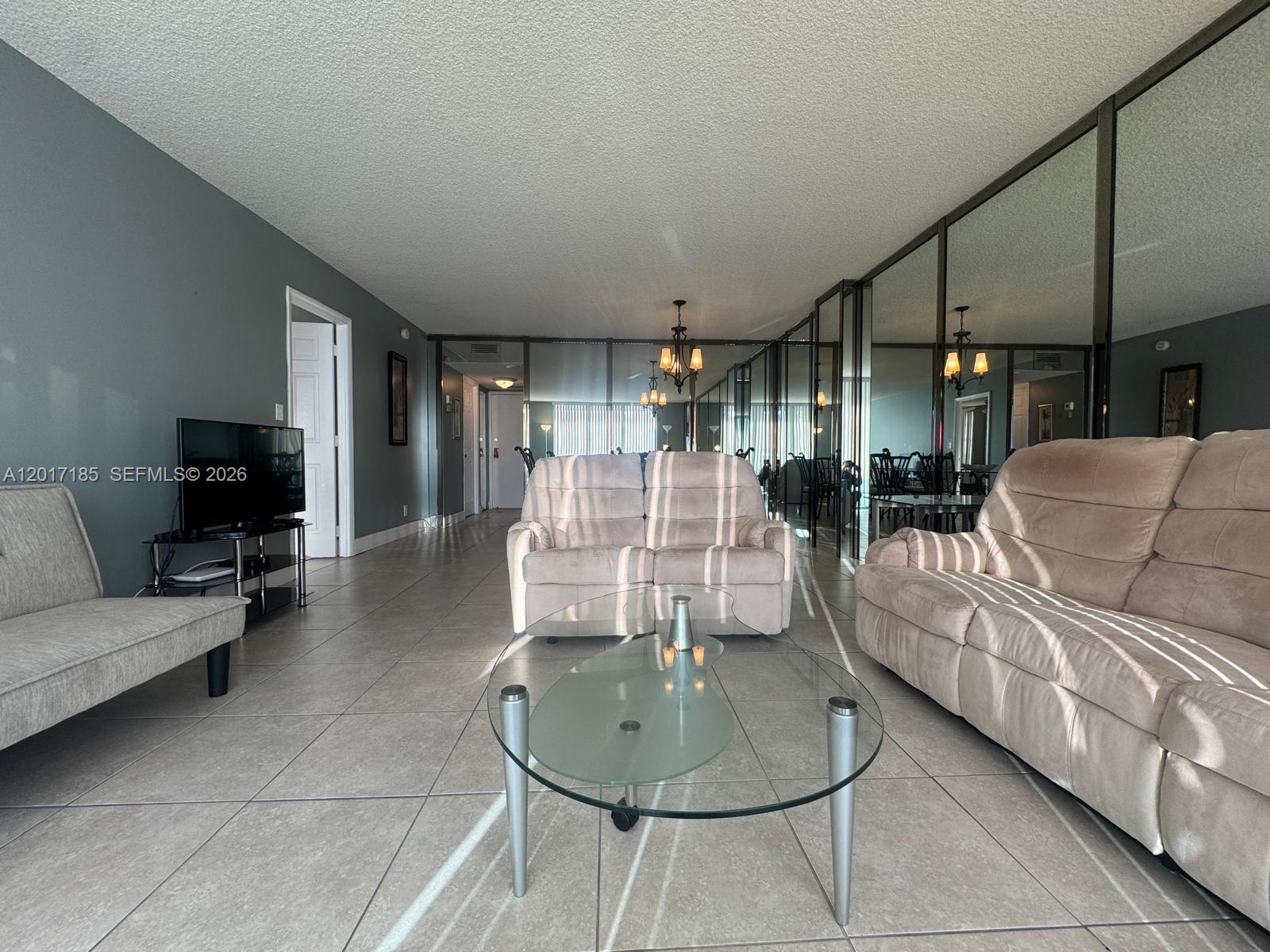 HALLMARK OF HOLLYWOOD CON - Residential Lease